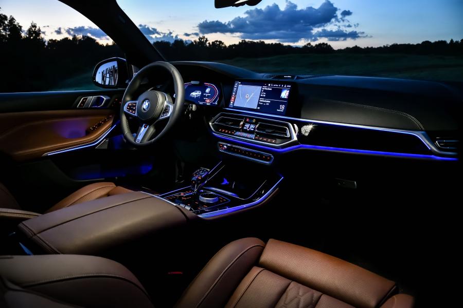 Интерьер BMW X5 xDrive40i (G05) 2018 года  (WW) (фото 2 из 48)